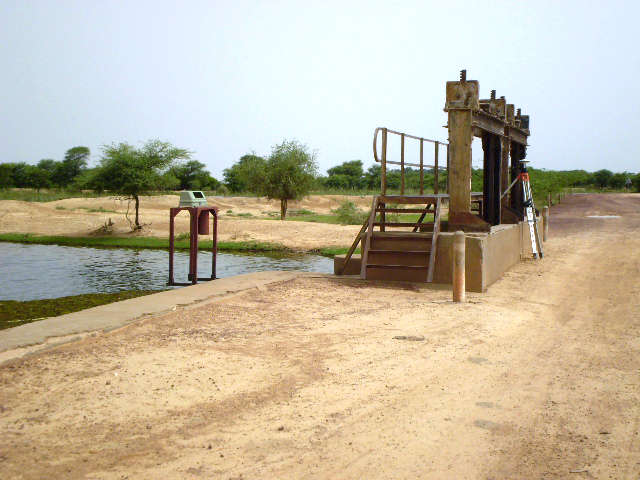 irrigation equipment on the Niger River
